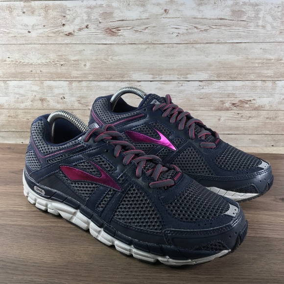 brooks 8.5 wide womens